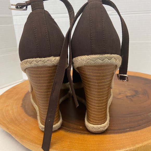 Colin Stuart Ankle Strap Peep Toe Wedges - Picture 7 of 8